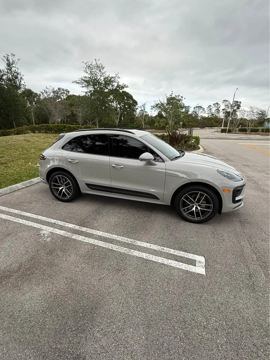 2023 Porsche Macan T - Image 4 of 8