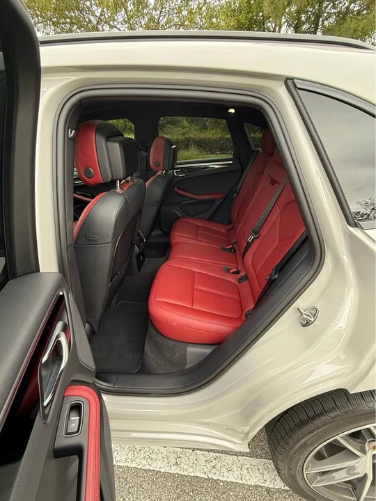 2023 Porsche Macan T - Image 7 of 8