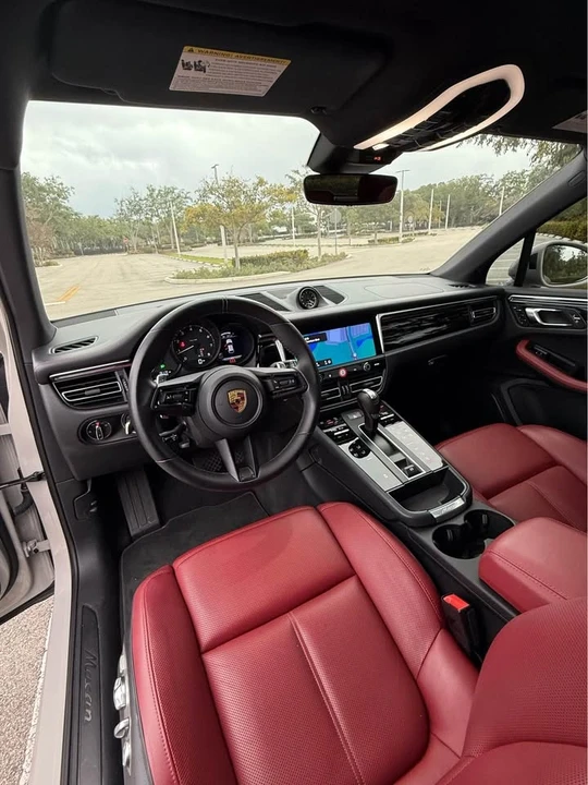 2023 Porsche Macan T - Image 6 of 8