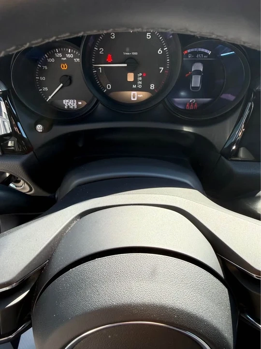 2023 Porsche Macan T - Image 5 of 6