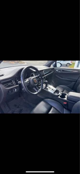 2023 Porsche Macan T - Image 6 of 7