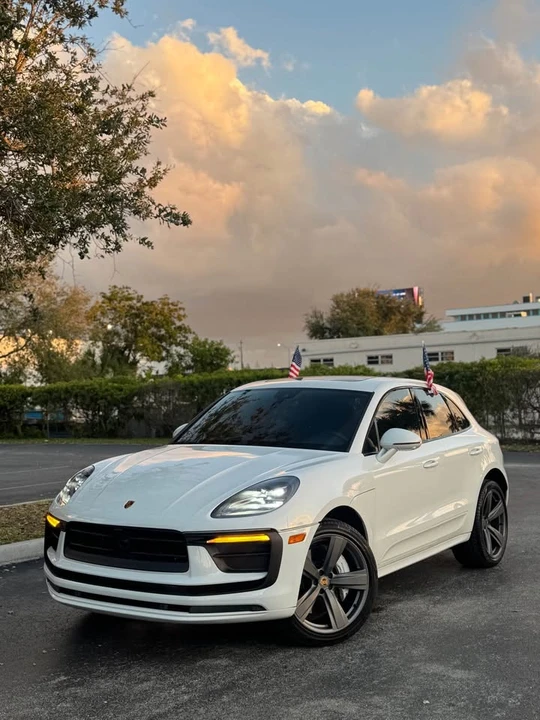 2023 Porsche Macan T - Image 15 of 17