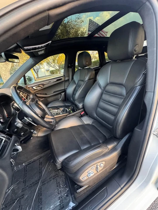 2023 Porsche Macan T - Image 4 of 17