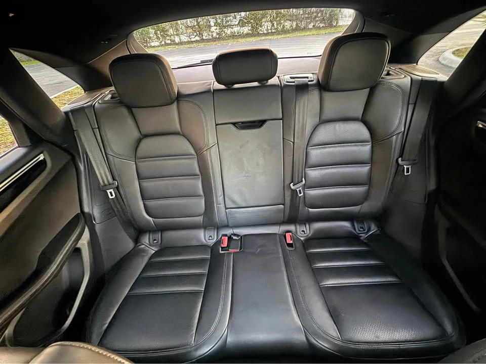 2023 Porsche Macan T - Image 12 of 17