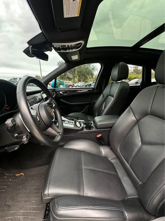 2023 Porsche Macan T - Image 9 of 11