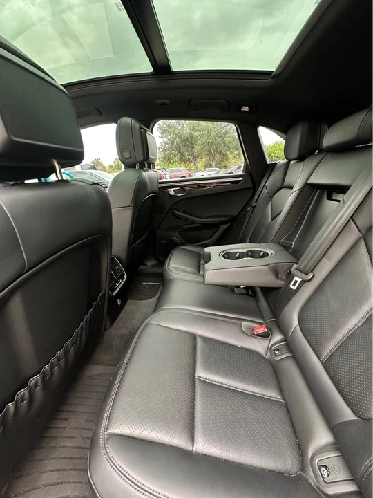 2023 Porsche Macan T - Image 10 of 11