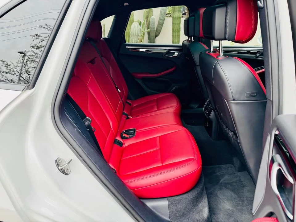 2023 Porsche Macan T - Image 14 of 15