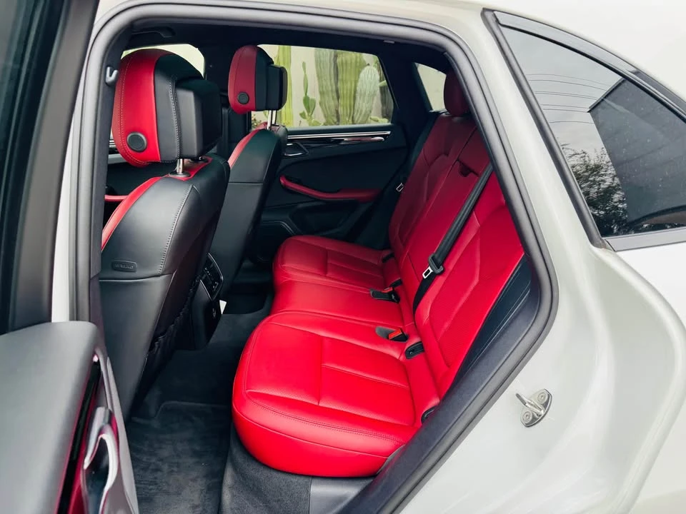 2023 Porsche Macan T - Image 10 of 15