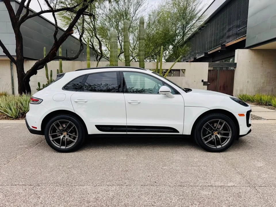 2023 Porsche Macan T - Image 3 of 15