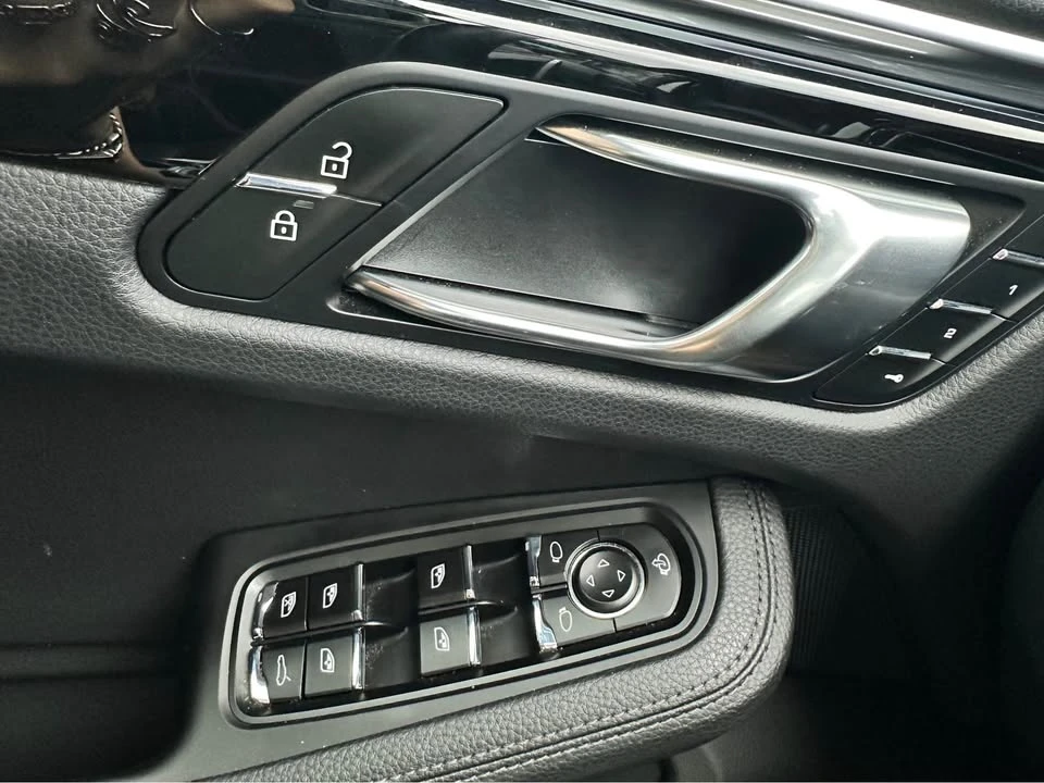 2023 Porsche Macan T - Image 3 of 11