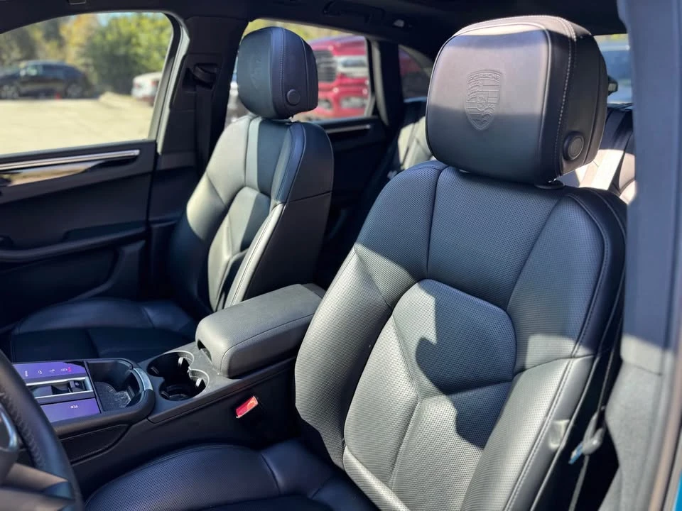 2023 Porsche Macan T - Image 10 of 13