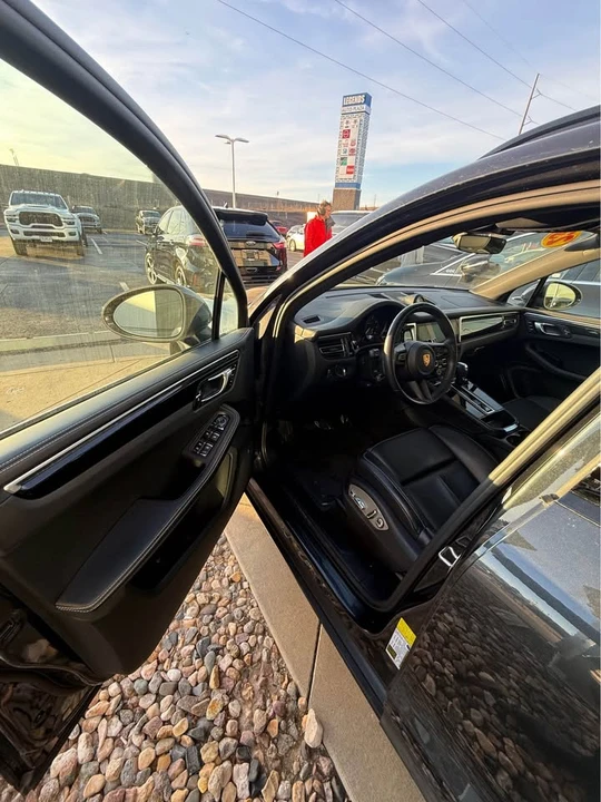 2023 Porsche Macan T - Image 5 of 17