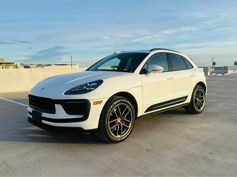 2023 Porsche Macan T - Image 16 of 20