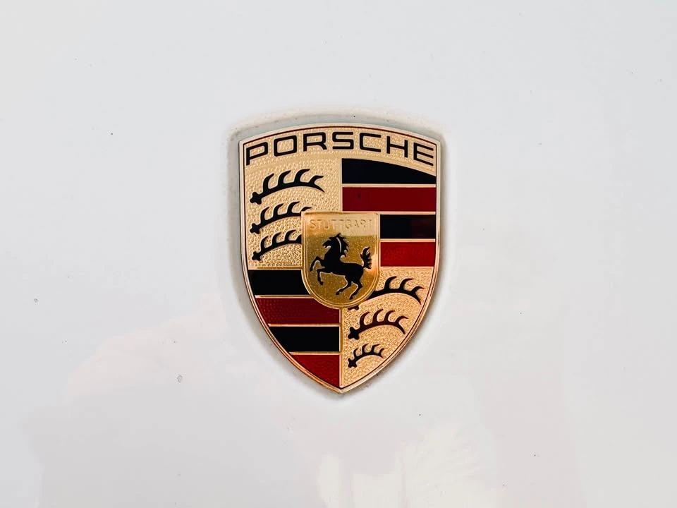 2023 Porsche Macan T - Image 17 of 20