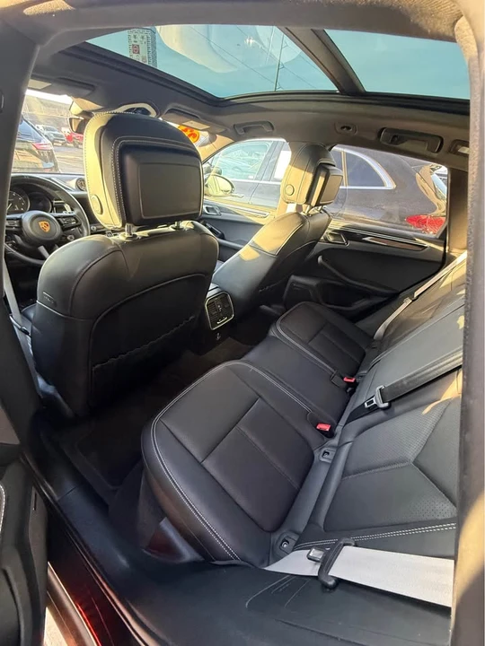 2023 Porsche Macan T - Image 7 of 17