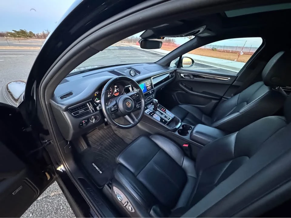 2023 Porsche Macan T - Image 16 of 20