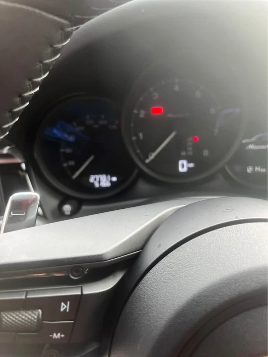 2023 Porsche Macan T - Image 6 of 15
