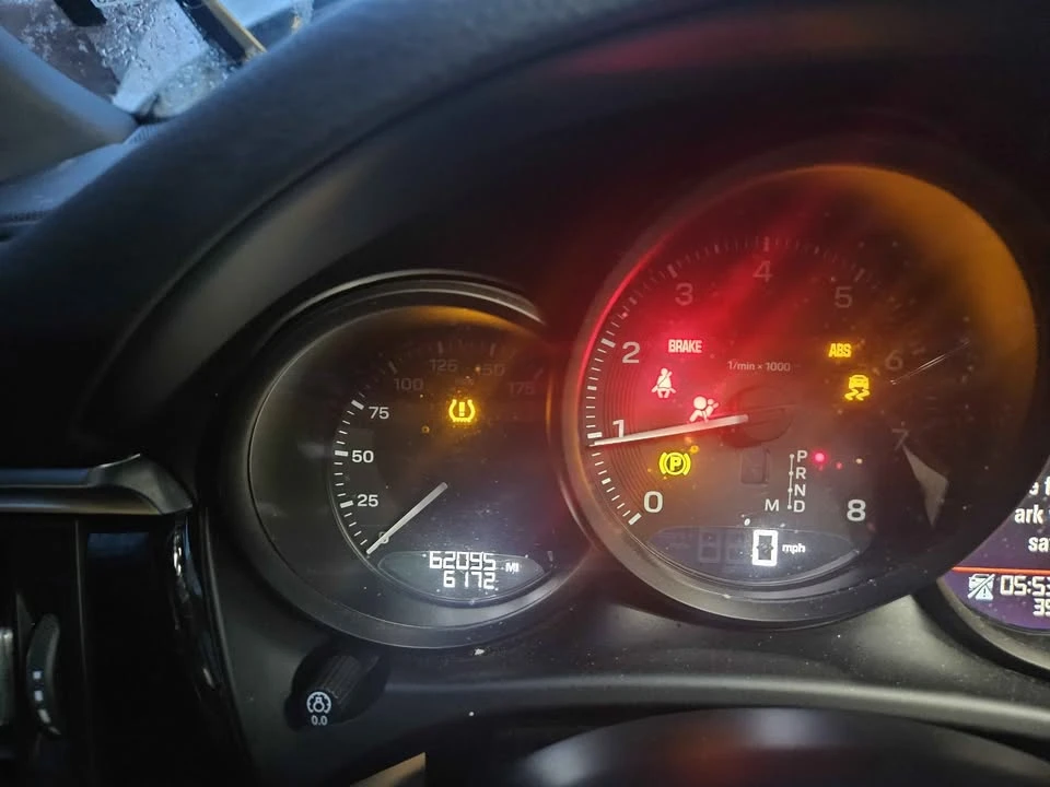 2023 Porsche Macan T - Image 6 of 11