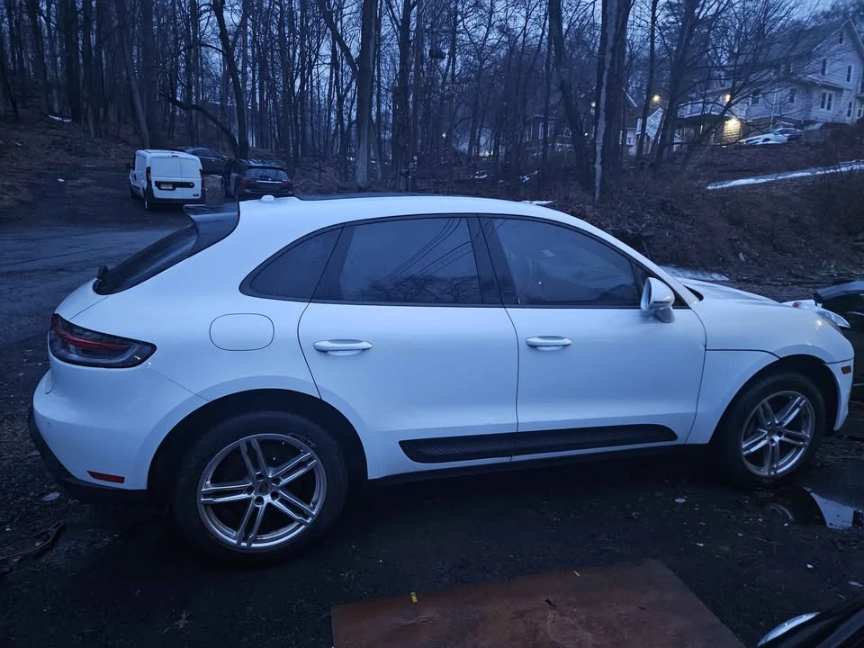 2023 Porsche Macan T - Image 4 of 11
