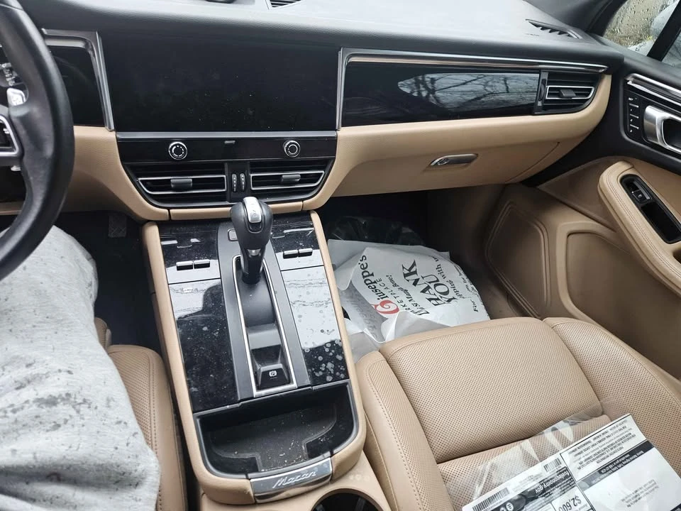 2023 Porsche Macan T - Image 9 of 11
