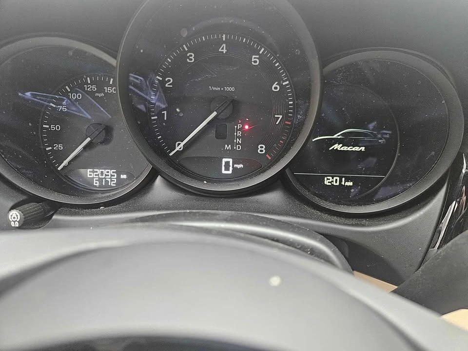 2023 Porsche Macan T - Image 8 of 11