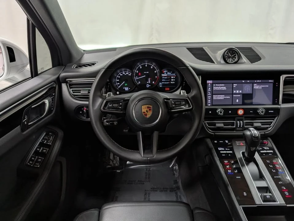 2023 Porsche Macan - Image 2 of 20