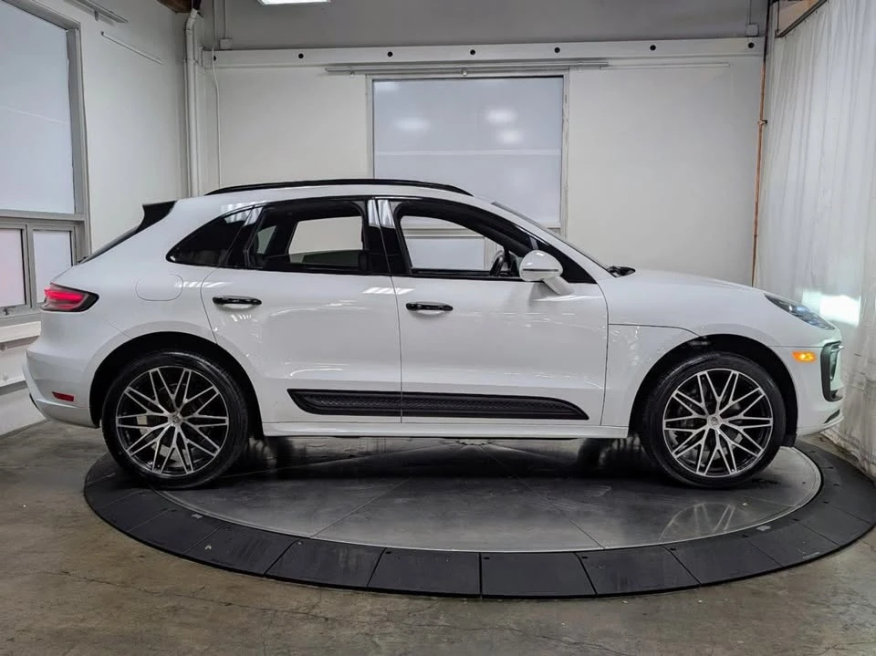 2023 Porsche Macan - Image 10 of 20