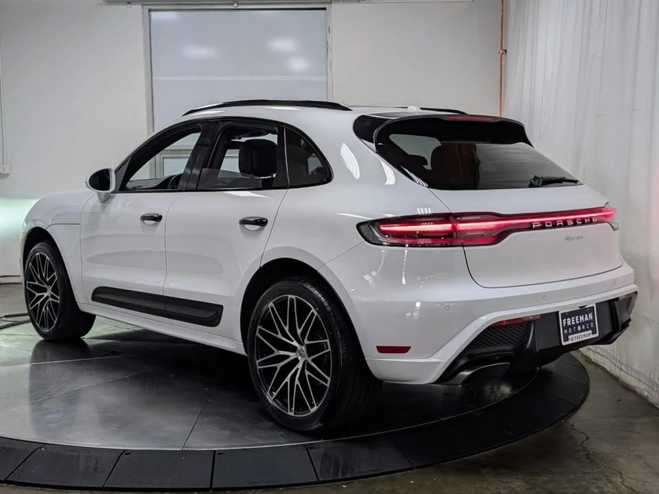 2023 Porsche Macan - Image 7 of 20