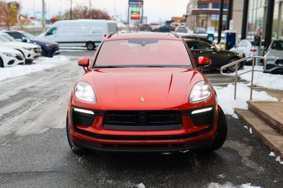 2023 Porsche Macan - Image 5 of 10