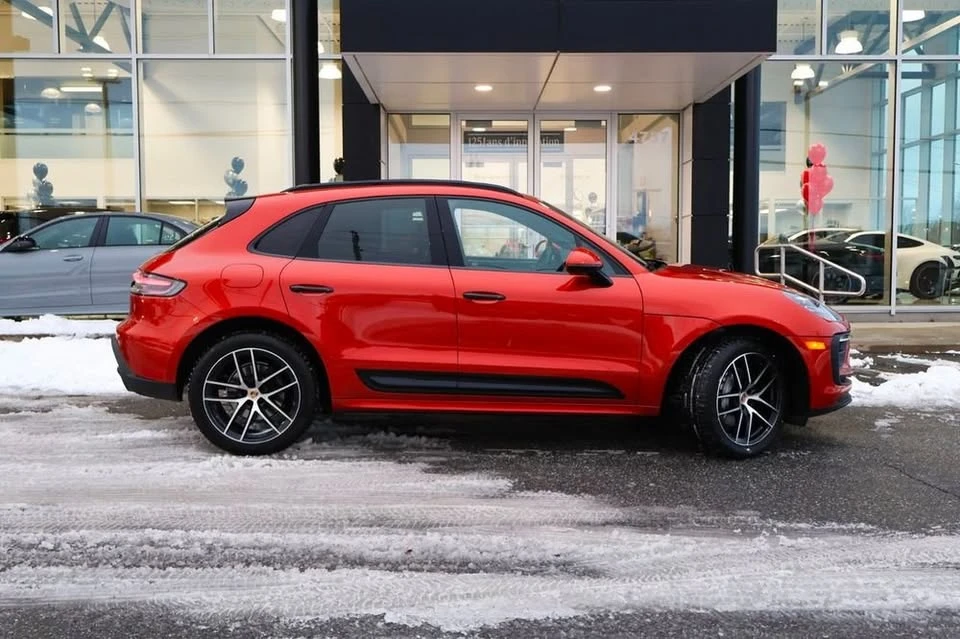 2023 Porsche Macan - Image 8 of 10