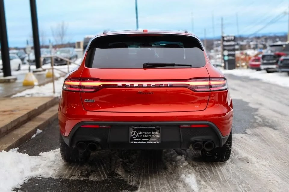 2023 Porsche Macan - Image 9 of 10