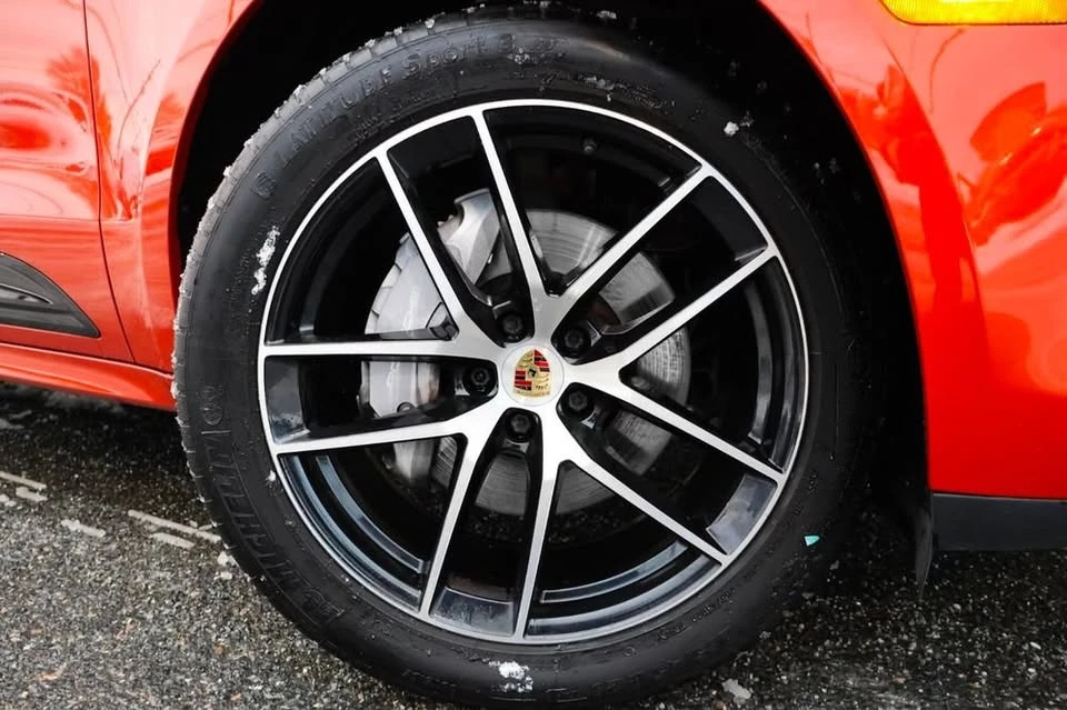 2023 Porsche Macan - Image 7 of 10