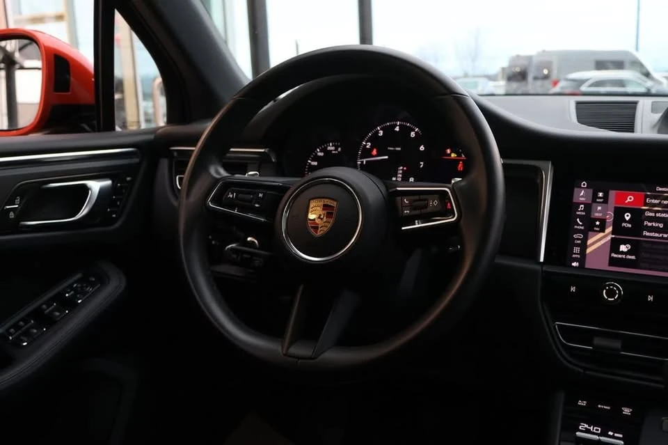 2023 Porsche Macan - Image 3 of 10