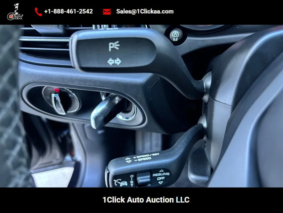 2023 Porsche Macan - Image 10 of 20
