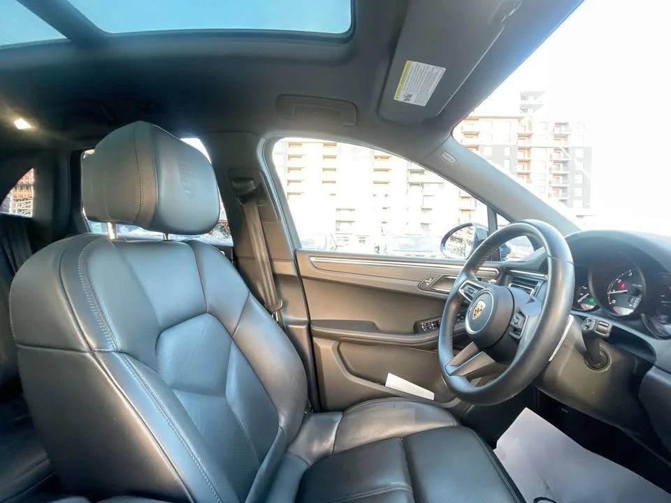 2023 Porsche Macan - Image 19 of 20