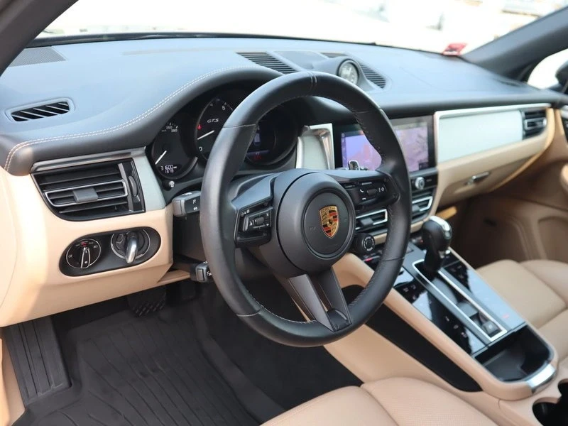 2023 Porsche Macan GTS - Image 9 of 20