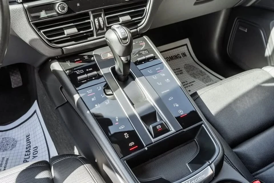 2023 Porsche Macan GTS - Image 10 of 19