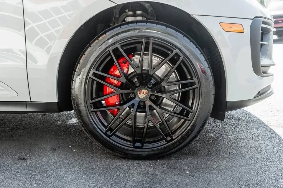 2023 Porsche Macan GTS - Image 3 of 19