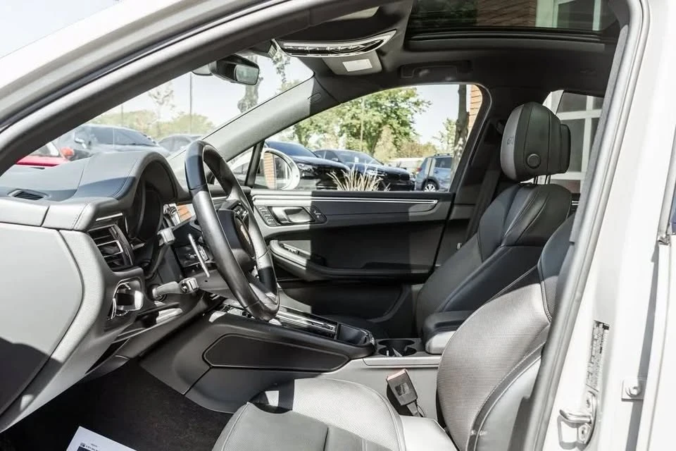 2023 Porsche Macan GTS - Image 12 of 19