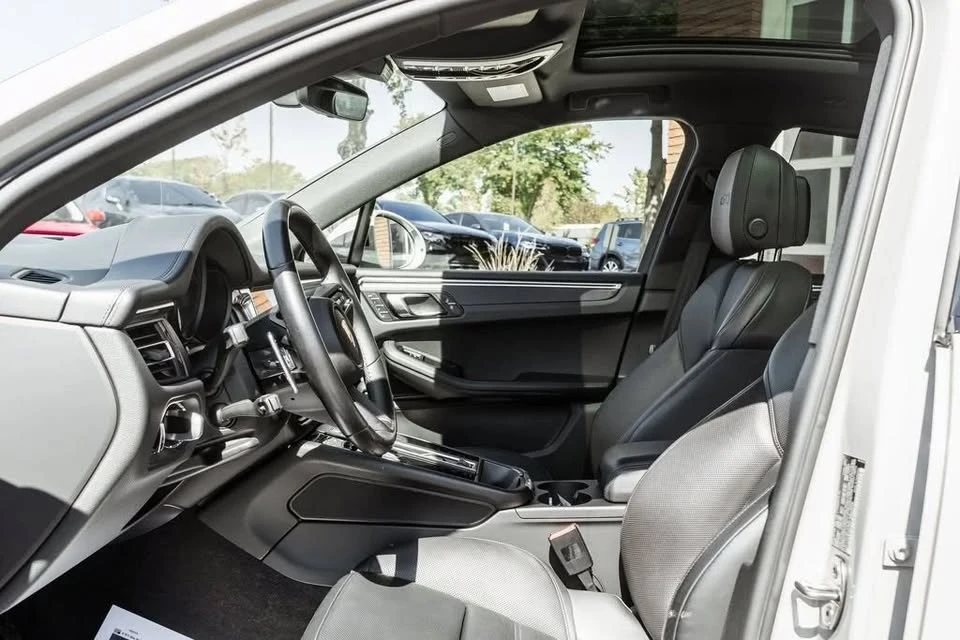 2023 Porsche Macan GTS - Image 12 of 20
