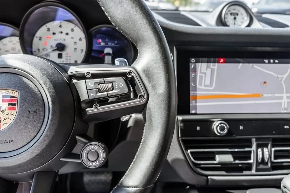 2023 Porsche Macan GTS - Image 11 of 19