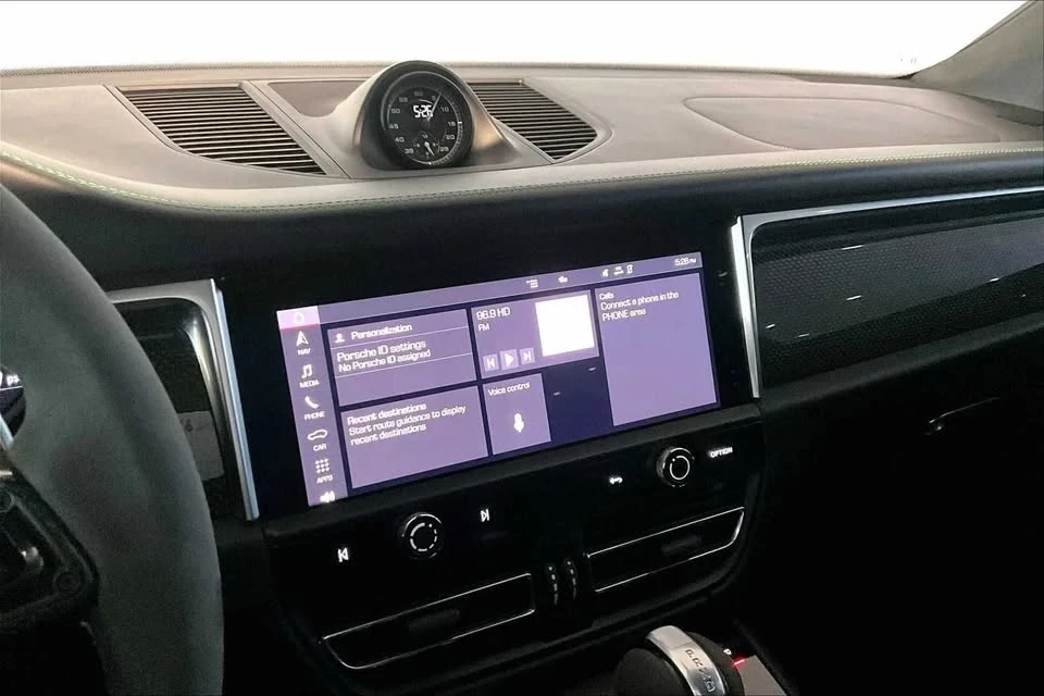 2023 Porsche Macan GTS - Image 16 of 20