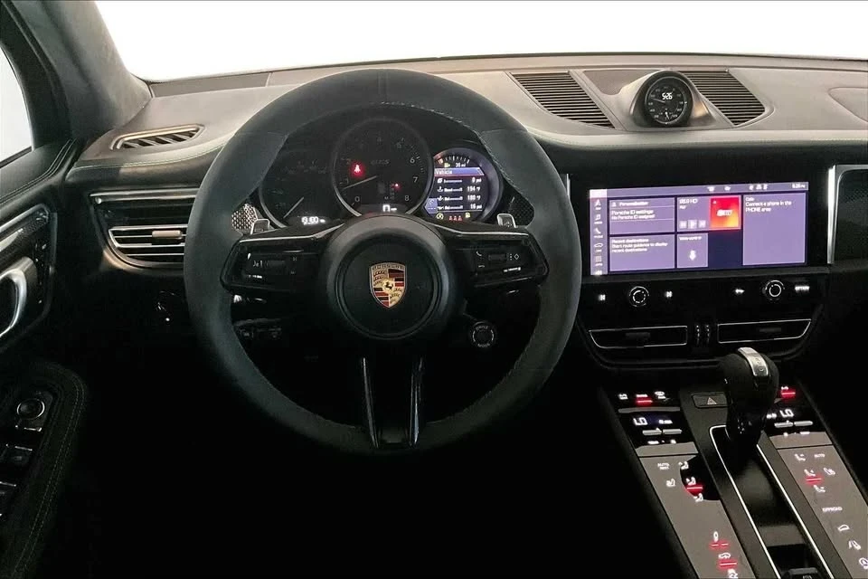2023 Porsche Macan GTS - Image 13 of 20