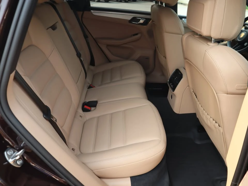 2023 Porsche Macan GTS - Image 5 of 6