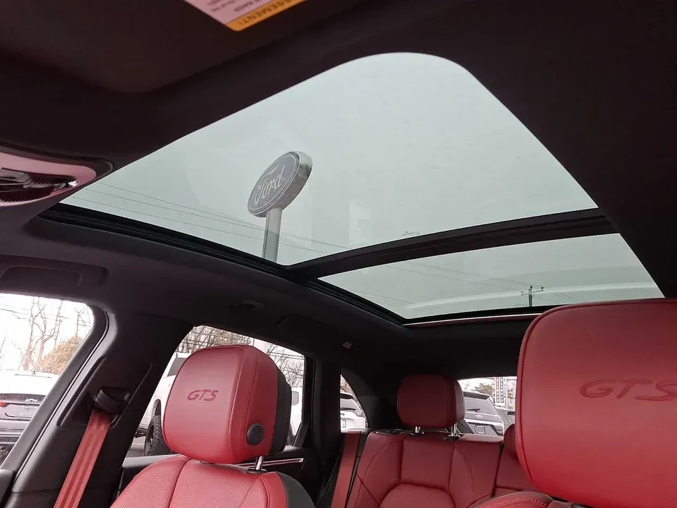 2023 Porsche Macan GTS - Image 11 of 14