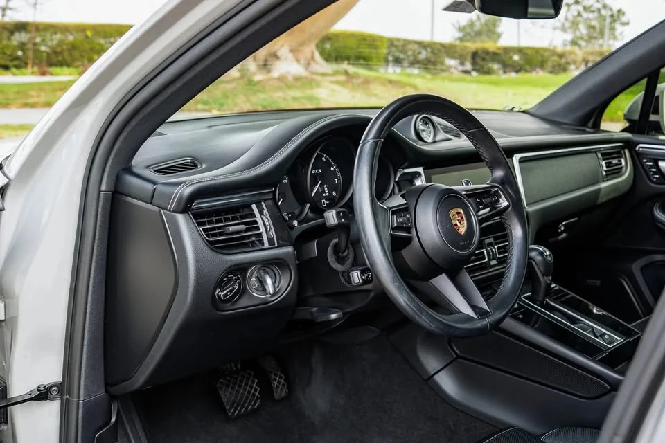 2023 Porsche Macan GTS - Image 6 of 13