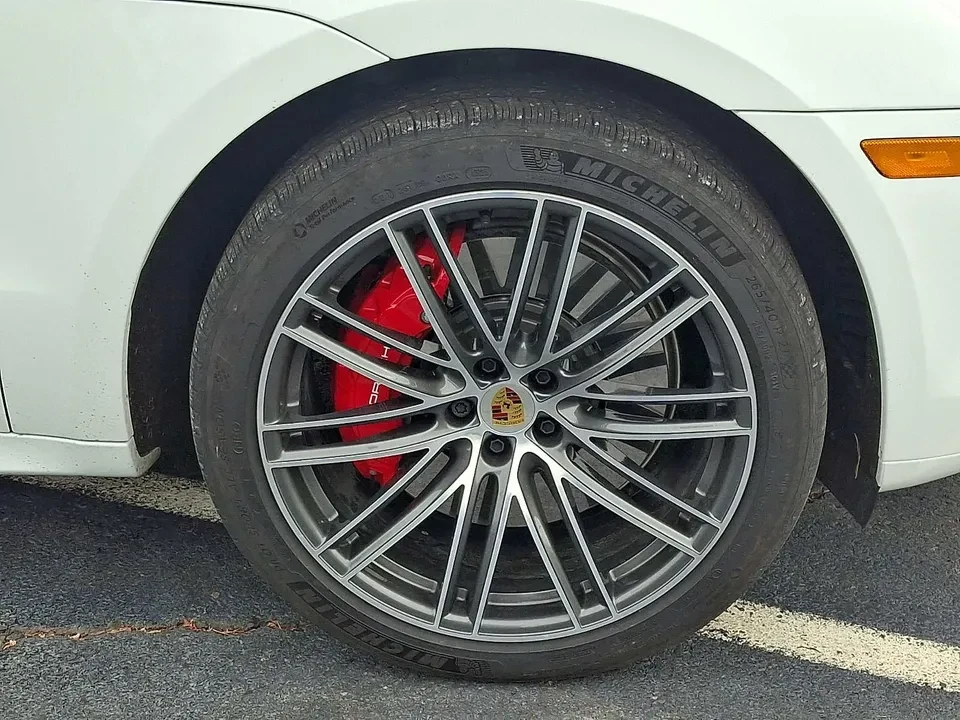 2023 Porsche Macan GTS - Image 8 of 14
