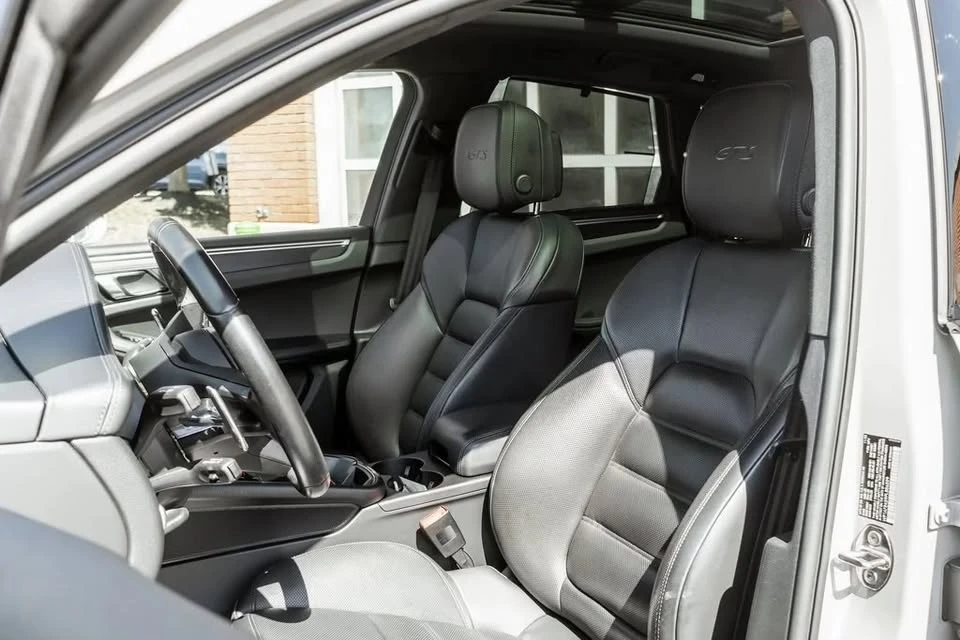 2023 Porsche Macan GTS - Image 3 of 5