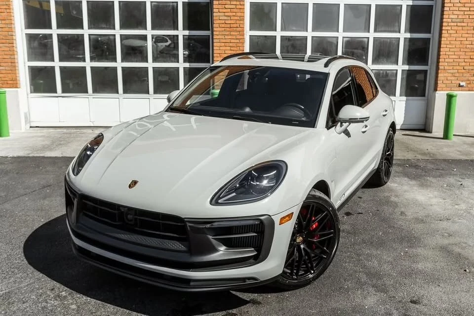2023 Porsche Macan GTS - Image 2 of 5