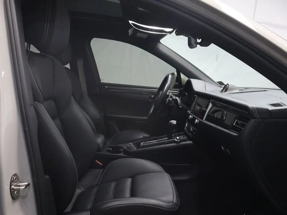 2023 Porsche Macan GTS - Image 6 of 16
